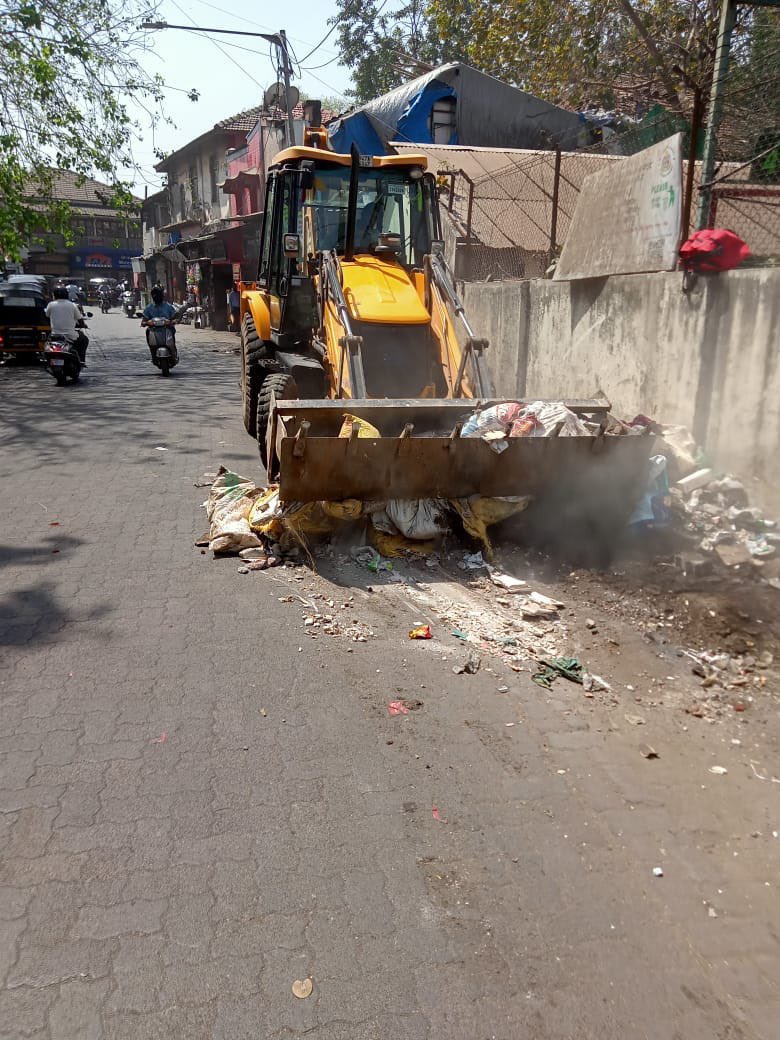ipaddy's tweet photo. @Iamrahulkanal @CommunityBandra @mybmcWardHW @mybmc @Asif_Zakaria @RahebarRaja @ShelarAshish @MNCDFbombay @SwachhBharatGov @swachhbharat @MySwachhMumbai @CMOMaharashtra @prakashgohilhw @RyanDMenezes @AkshayPanvelka1 Thanks to @AUThackeray ji and @Iamrahulkanal All the debris have been removed today.. we have also requested the department for a permanent solution. https://t.co/slUHIwyd9D
