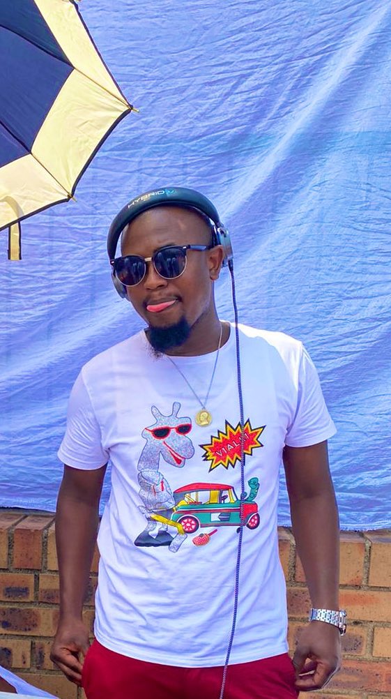 Mlogo98's tweet photo. @MichaelBucwa Super late for this one.😂 https://t.co/Yg2K6r3Eah