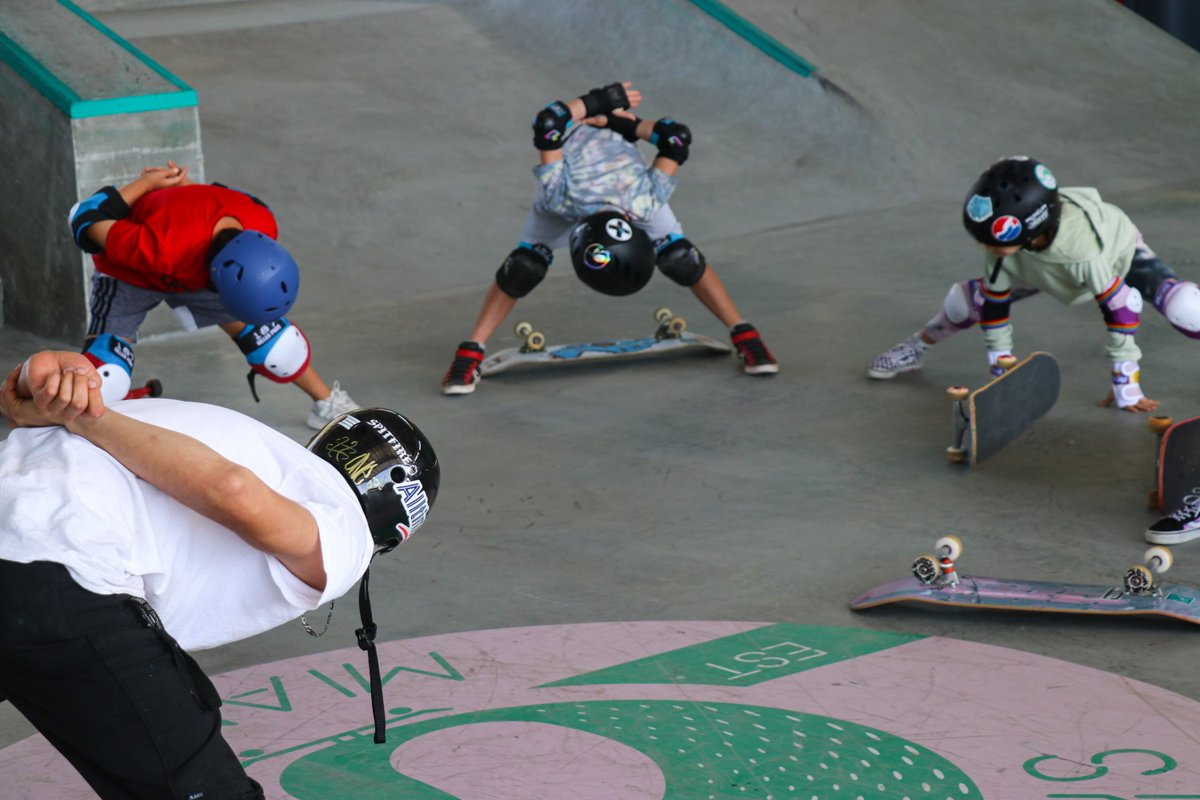 Start stretching
Stretch everyday before you skate, and get to skate for life.
Photo by @renaissance_lens