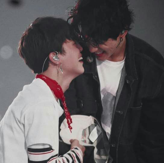mụt tấm ảnh của otp  khiến cậu high😆
PROTECT THE LEAD BUTTERARMY
#BestFanArmy #BTSARMY  #iHeartAwards 
<a href="/BTS_twt/">방탄소년단</a>