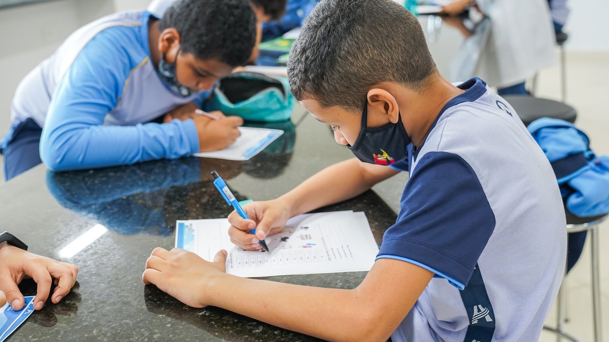 faama_edu's tweet photo. Os alunos do 5° ano tiveram uma aula prática com a Prof. Victória Christy sobre Parts of the body (partes do corpo) no laboratório do curso de enfermagem.

Esse momento serviu como aprendizado e também para que os alunos conhecessem outros locais de estudo fora da sala de aula. https://t.co/4jP4e8MvVw