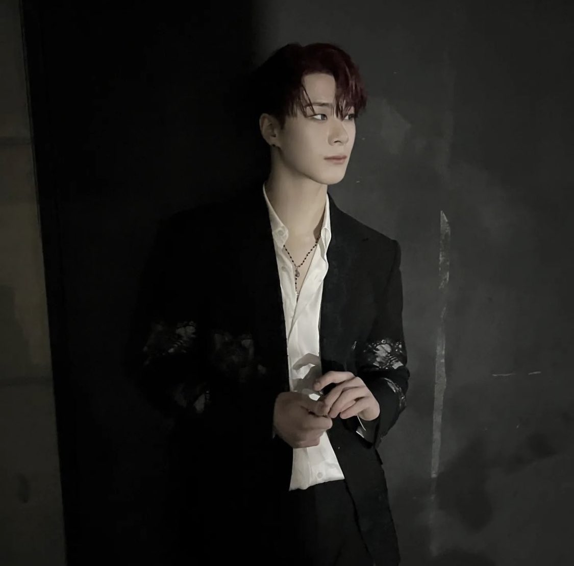 ASTROThailand's tweet photo. [📸] Instagram : moon_ko_ng

who❓

#아스트로  #ASTRO  #문빈   #MOONBIN  #มุนบิน @offclASTRO https://t.co/JCTkreTWFu