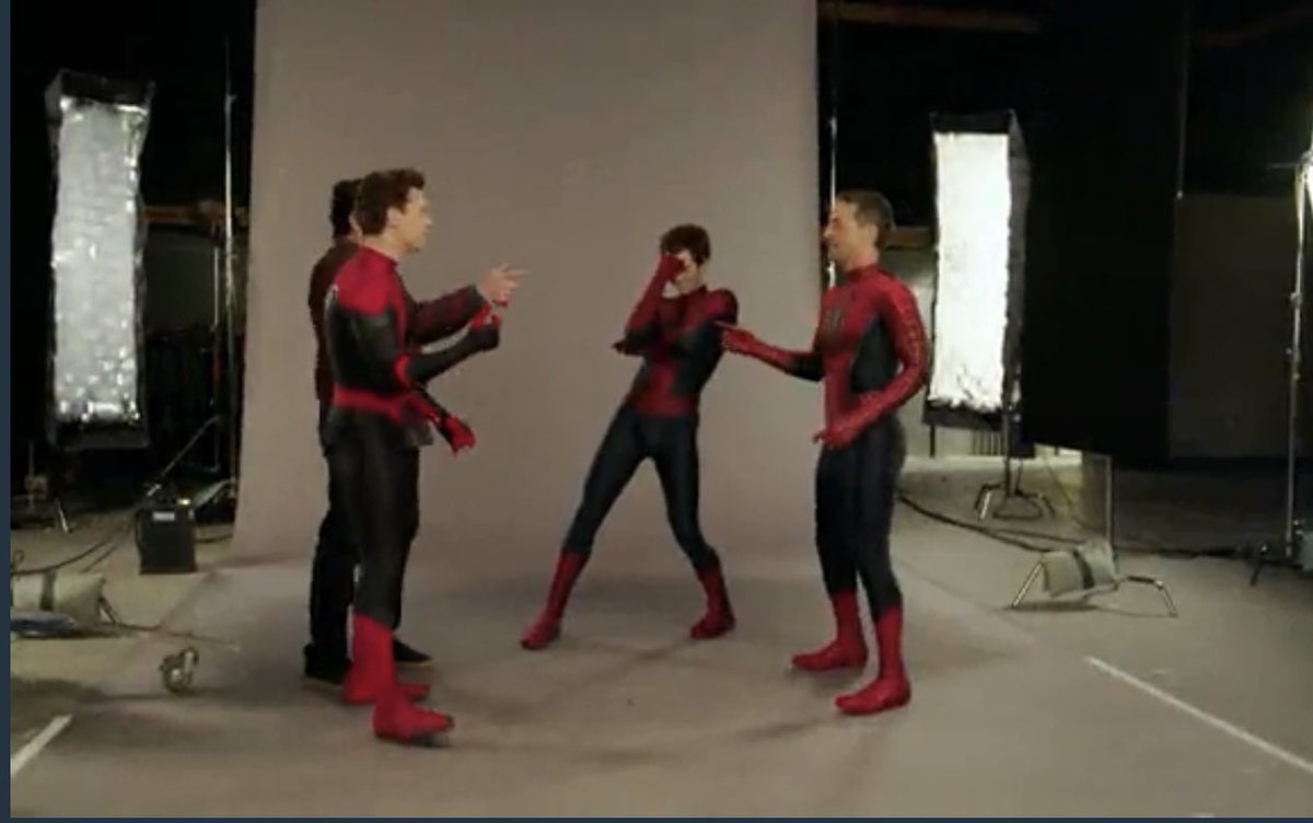 ShanLFTV's tweet photo. andrew garfield baby what are you doing?? https://t.co/nu8vu0MmDx