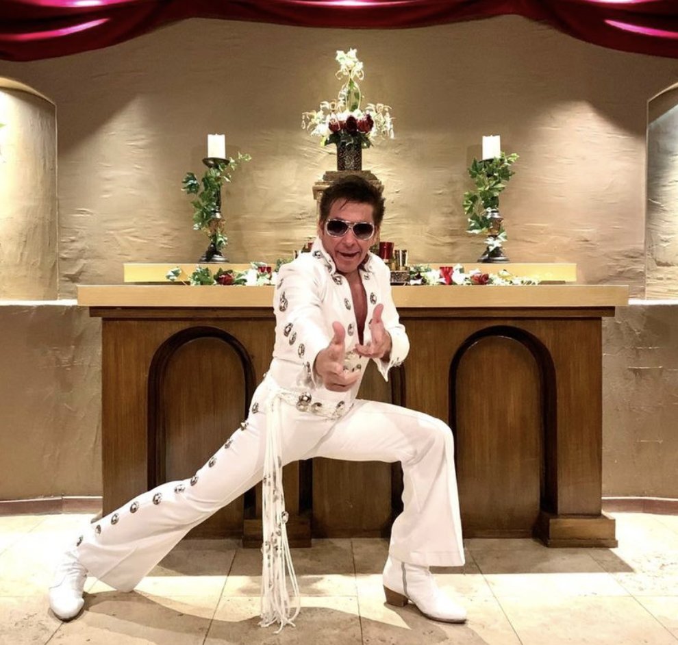 eltshow's tweet photo. New episode ❤️‍🔥❤️‍🔥❤️‍🔥 Why is Elvis marrying people in Las Vegas?https://t.co/RLPqHv1n1M https://t.co/Vj6aaiVcq3