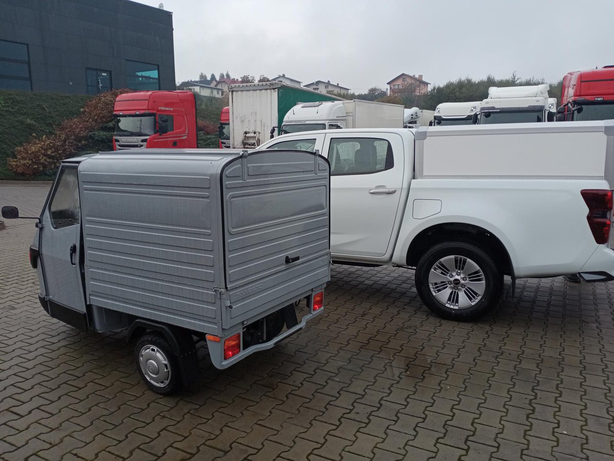 WanickiPiaggio's tweet photo. #IsuzuDMAX #PiaggioApe #bezprawajazdy #motorower #GrupaWanicki
Piaggio Ape 50 van :) https://t.co/TvY1o6QZnB