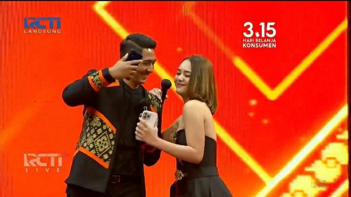 preiajadaahh's tweet photo. Aladin dan thofu romantis dan gemes dengan cara mereka sendiri dan gemes di mata fans nya masing2 love banyak banyak kalian ❤❤❤❤❤
#AlAndinShopee
#Thofushopee https://t.co/KibIuRZEEL