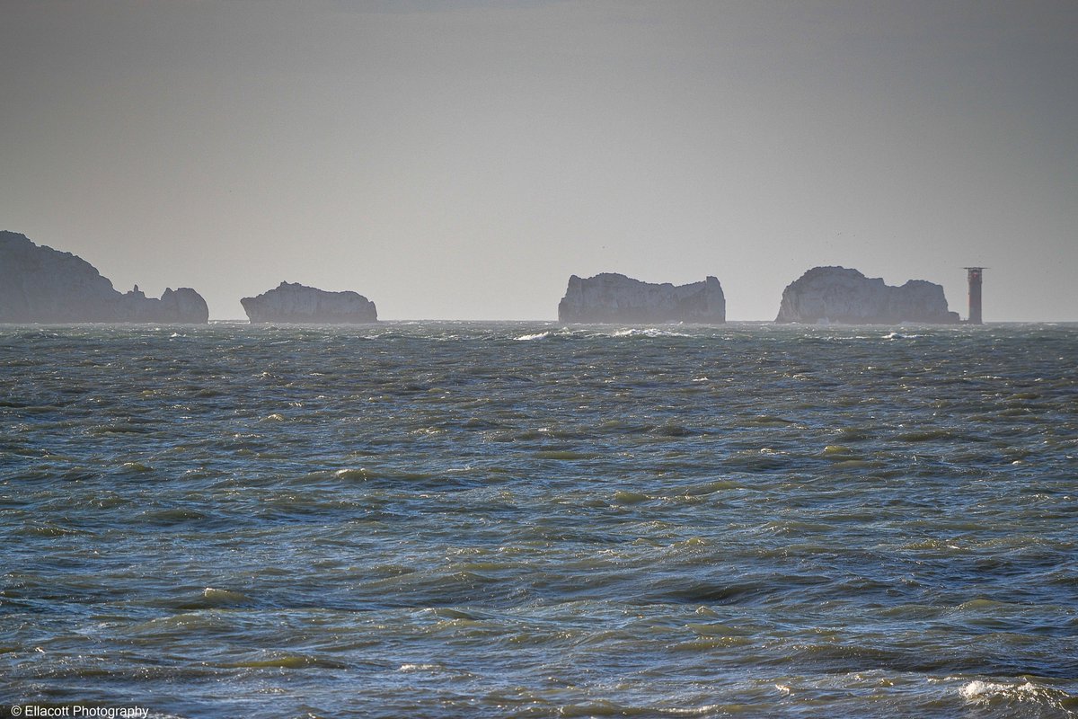 EllacottPhoto's tweet photo. Taken 17/2/2022: The Needles, Isle of Wight #Architecture #Landscape #TravelPhotography #Photography https://t.co/9V4BzVhvrI