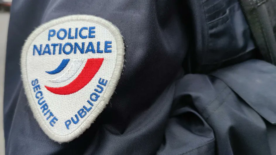 La police recrute 30 000 réservistes : quelles seront leurs futures missions ?

francetvinfo.fr/faits-divers/p…