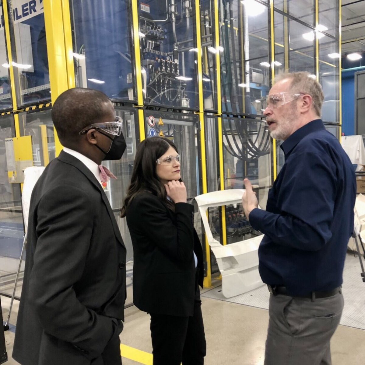 iacmihq's tweet photo. Congresswoman @RepHaleyStevens  Stevens visited IACMI's SuRF for MFG Monday. Managed by @michiganstateu, SuRF’s extensive large-scale equipment &amp; resources help transform R&amp;D ideas into commercial innovations. Pleased to have MEDC  CEO Quentin Messer, Jr. CEcD join the tour as! https://t.co/MpNOq65Se0