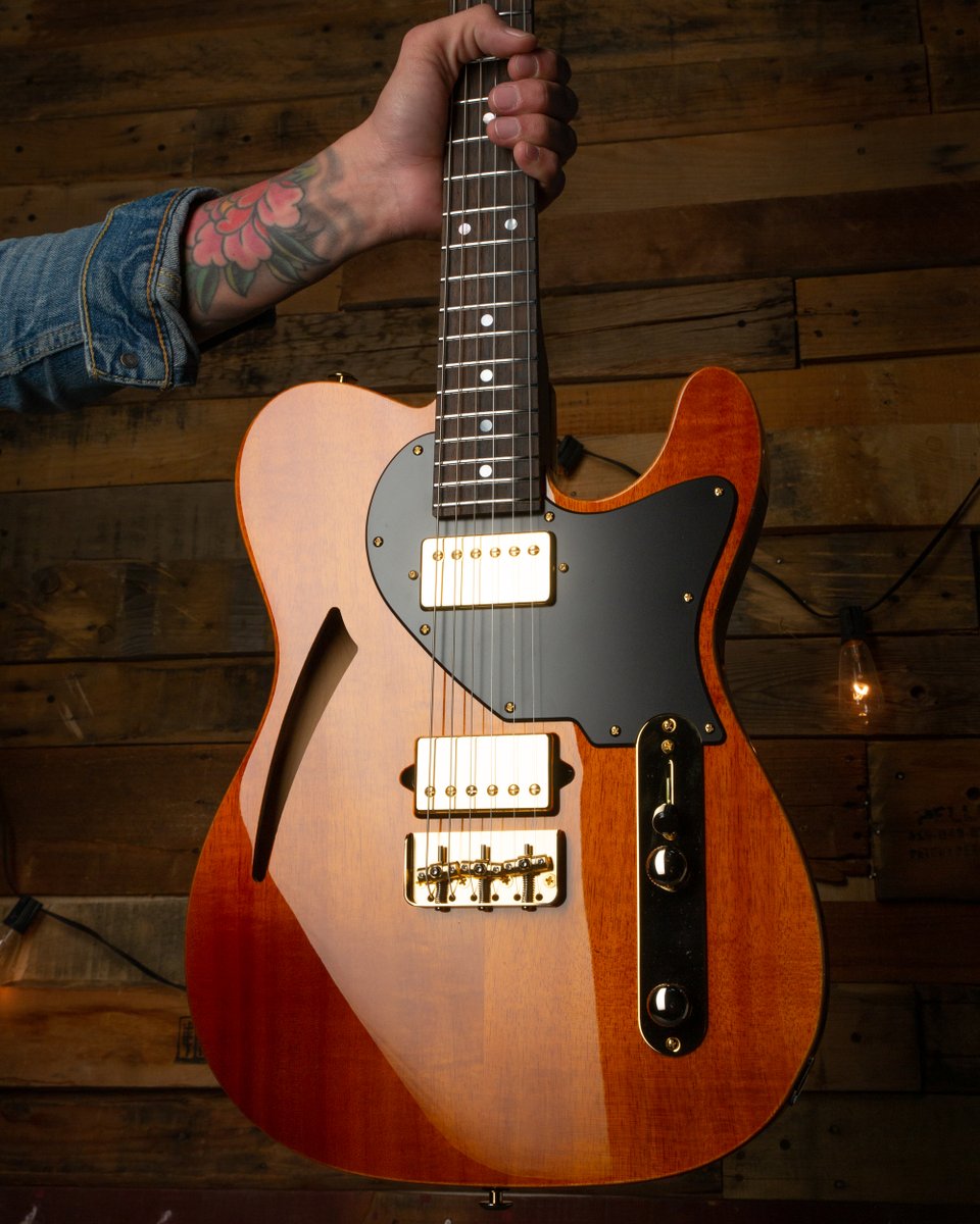 SuhrCustom's tweet image. Custom Classic T built for Wildwood Guitars!  
Find a dealer now at suhr.com/dealers.

Instrument Specifications:
Serial Number: 67871
Model: Classic T
Finish: Trans Amber
Body Wood: Roasted Alder with Koa
Neck: Roasted Maple with Ziricote
*
*
*
#suhr #suhrcustom #classict