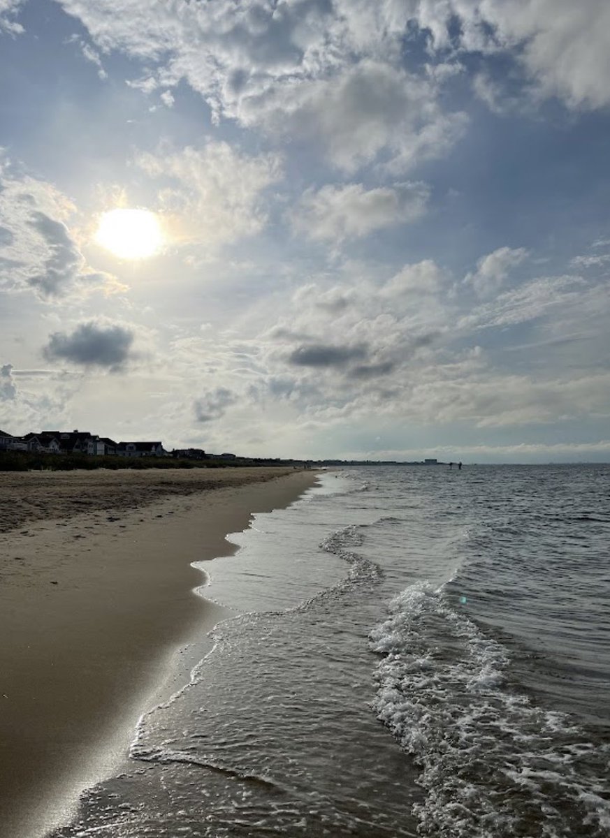 DegenOfTheSea's tweet photo. My new #photography #NFT collection now live in #OpenSea!  Come check it out and let these #BeachLife vibes restore your soul! 🌊 🏝 ☀️ 
https://t.co/KkaumShSmE https://t.co/o557eyux4z