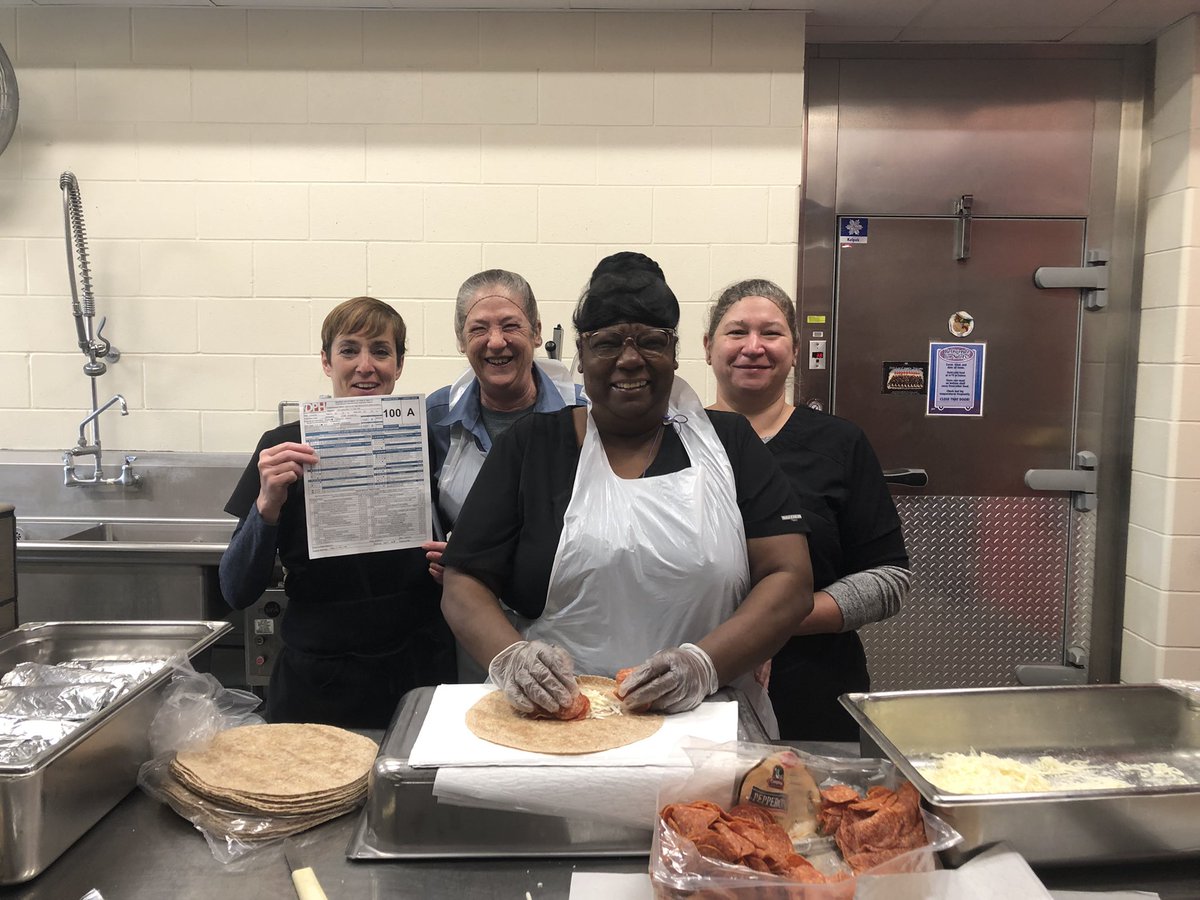 LCHS9GC's tweet photo. Congratulations to our wonderful cafeteria staff who had a PERFECT SCORE on their recent inspection. These ladies work so hard everyday preparing delicious meals for our students and staff. Thanks for all you do!! https://t.co/EzEmqDLCg4