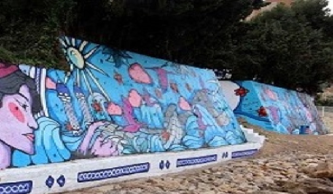 Desde hoy, en el rincón de Loix, podéis ver el mural, de 50 metros, con el que BOSSKA ha homenajeado a la mujer de Benidorm.

alicantelivemusic.com/bosska-el-home…