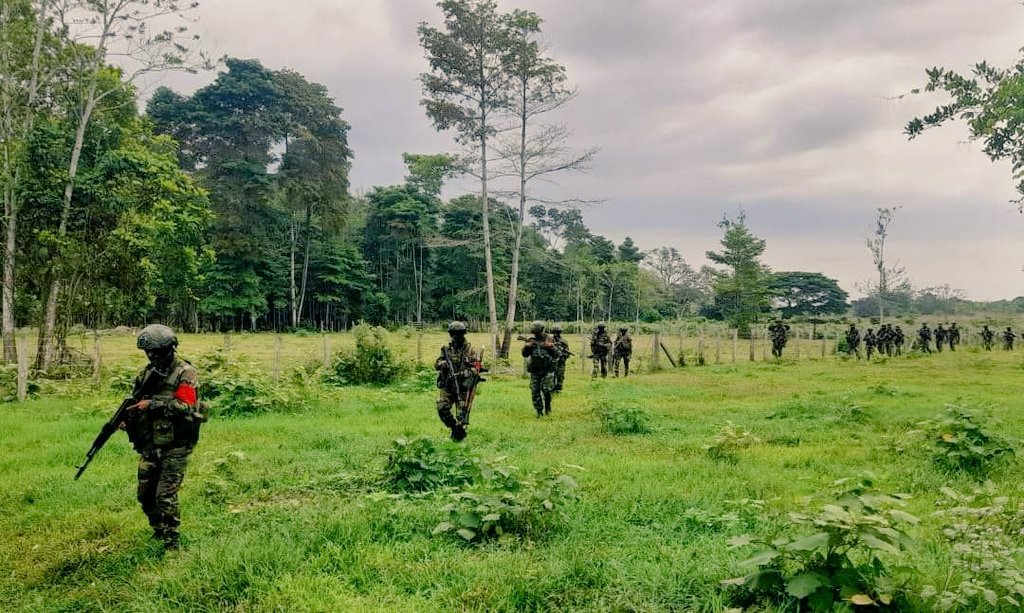 dhernandezlarez's tweet photo. Desde las tierras de Doña Barbara y Santos Luzardo, se desplaza la FANB haciendo patria en labores de escudriñamiento y rastreo, palmo a palmo, vía por vía  para garantizar la libertad del pueblo apureño! https://t.co/gnxOvWQeDL
