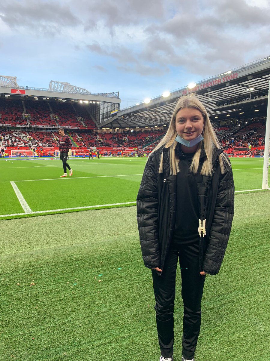 academy_central's tweet photo. What a game to be on the touch line!
Our very own Manchester United Ball Assistant Niamh at Saturdays game vs Spurs
#RRCA #MUFC #PartnerHighSchool #MUFoundation #Opportunities #BallAssistant https://t.co/V9OhDBKKtB