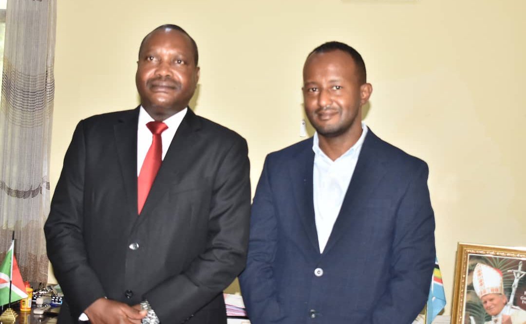 Ce mardi 15 mars 2022, le Ministre du <a href="/BMineagrie/">BURUNDI/MINEAGRIE</a> Dr <a href="/DRurema/">Dr Déo-Guide RUREMA</a> a reçu en audience le nouveau  Directeur Pays du FIDA au Burundi M. DAGMAWI Selassie résident à Nairobi au Kenya, venu dans une visite de courtoisie mais aussi du travail.<a href="/NtareHouse/">Ntare Rushatsi House</a> <a href="/BurundiGov/">Primature de la République du Burundi</a>