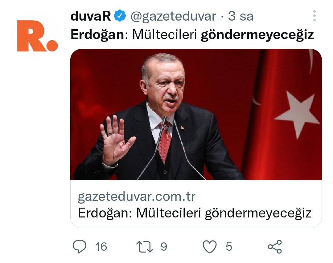 eczozgurozel's tweet photo. Tayyip Erdoğan 2018'de "g��ndereceğiz" dediği mülteciler için bugün "göndermeyeceğiz" dedi.

Kendi verdiği sözü unutan birinin hangi sözüne inanacağız?

Biz, Suriye'deki iç savaşı bitirip zorla değil davulla, zurnayla 6 milyon göçmeni memleketlerine yollamaya söz veriyoruz. https://t.co/vBXxvSiUf6