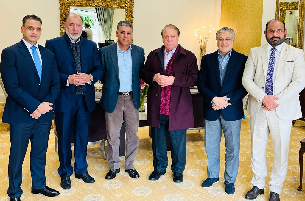 TariqSubhaniSKT's tweet photo. ضلعی صدر مسلم لیگ ن سیالکوٹ، وریو قبیلہ خدمت قبیلہ کے فرزند جناب چوھدری طارق سبحانی سابق ایم پی اے کی قائد جمہوریت قائد محترم میاں محمد نواز شریف سے لندن میں ان کی رہائش گاہ پہ خصوصی ملاقات اور باہمی سیاسی امور پہ تبادلۂ خیال۔ 
#Team_VARIO https://t.co/ypo9jb3Xyh