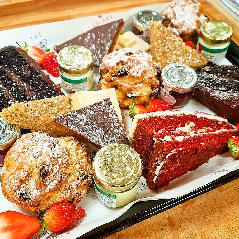 ApiaryHarleston's tweet photo. The perfect gift for #MothersDay 🧡

Share an #AfternoonTea with Mum or buy one of our Afternoon Tea Gift vouchers, so Mum can enjoy herself later in the year.

All are available to order online at https://t.co/npnYTyP8C2 https://t.co/Nfkz96i5rv