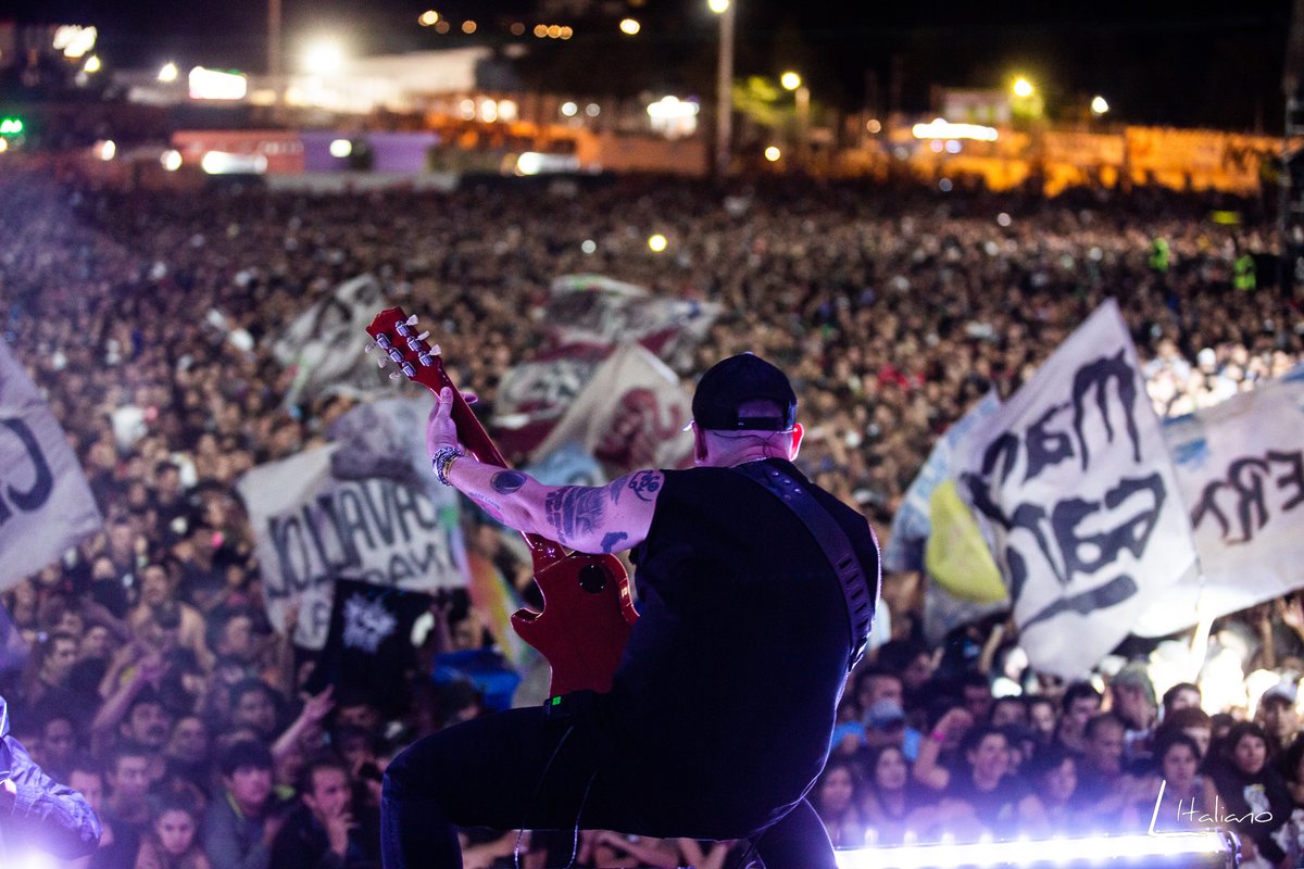 Nagual en Potrero de los Funes, invitados por <a href="/larenga/">La Renga</a> en el marco de la gira presentación de su último álbum "Alejado de la red"
Fotos: #leoitalianofotografia