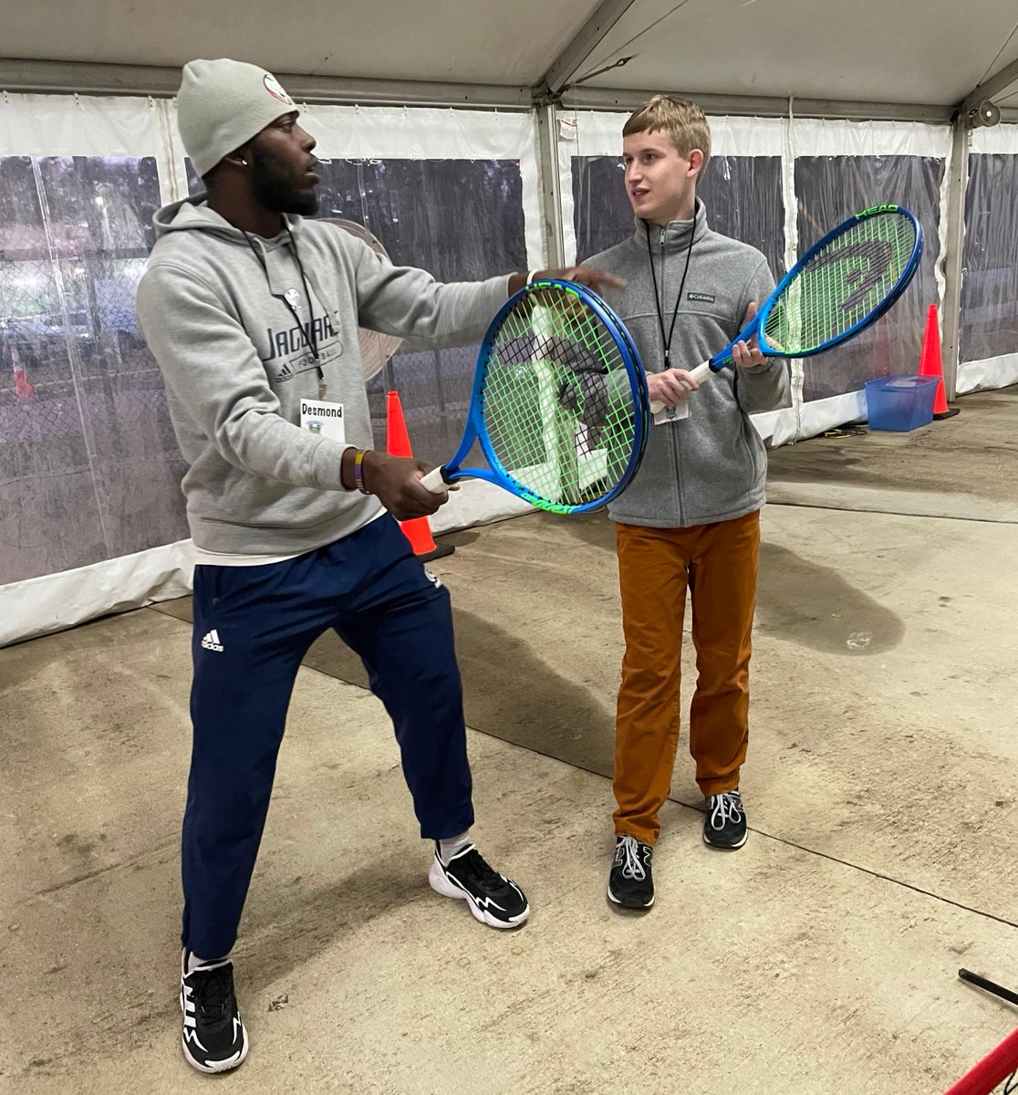 Thank you to the Jags who've volunteered with Mobile Tennis Center. New tennis sessions start soon, so if you like helping kids with disabilities, visit South Serves: ow.ly/2gk350Ijgxx. Sign up here for <a href="/UofSouthAlabama/">University of South Alabama</a>'s Semester of Service: ow.ly/fa4Q50Ijgxt.