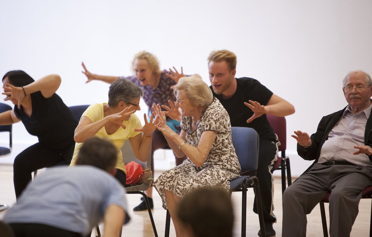 PeopleDancingUK's tweet image. 📣 Calling Northeast-based choreographers! Opportunity to join our Live Well & Dance with Parkinson’s programme to create a new site-specific dance piece for Hadrian’s Wall 1900 Festival Summer/Autumn 2022. Deadline: Mon 21 March
Details: ow.ly/mI3W50IjHUq
📸 Rachel Cherry