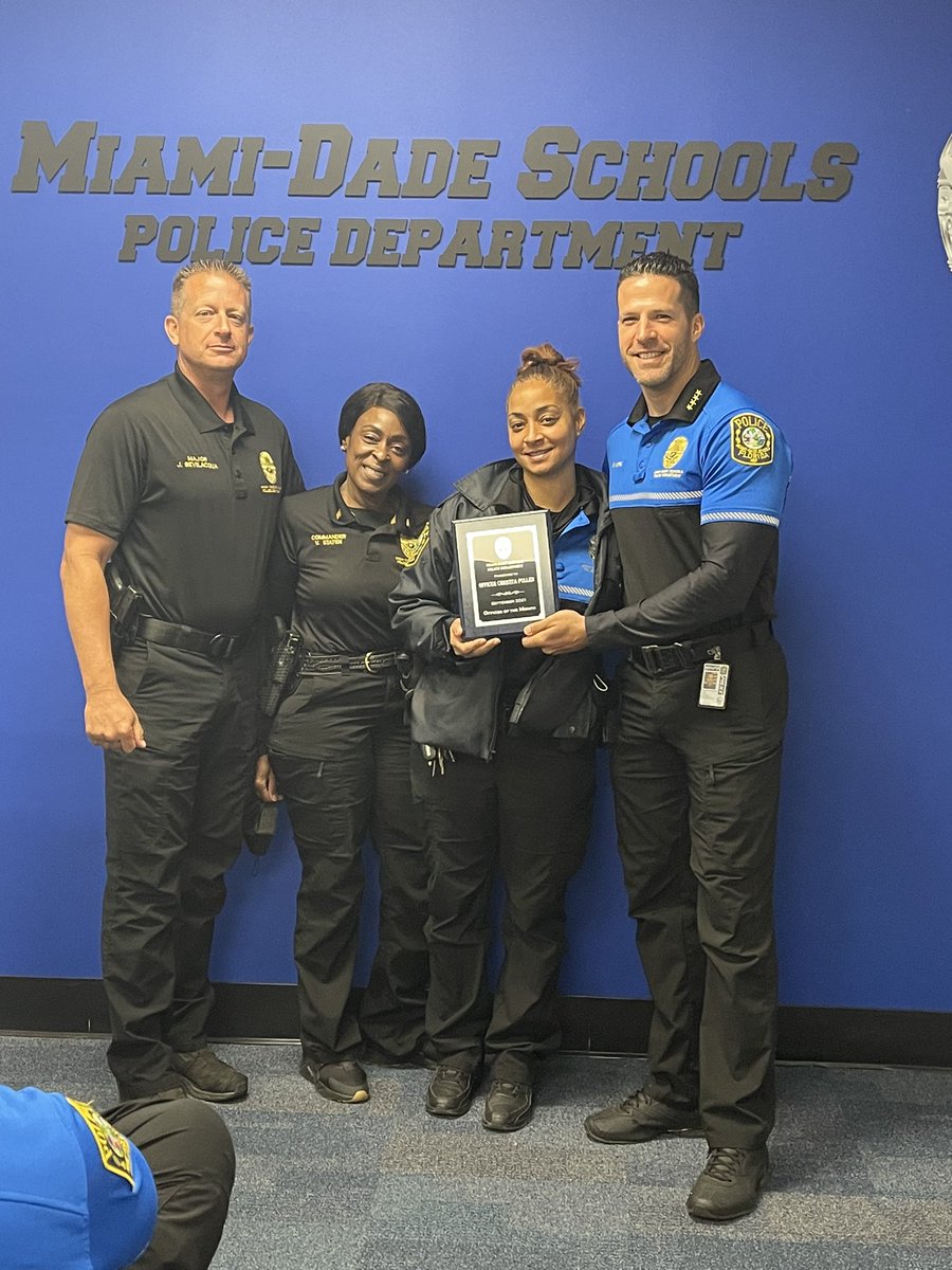 ChiefEdwinLopez's tweet photo. Officer of the Month awards for these amazing SROs #BackTheBlue https://t.co/0mVMK1JqK1