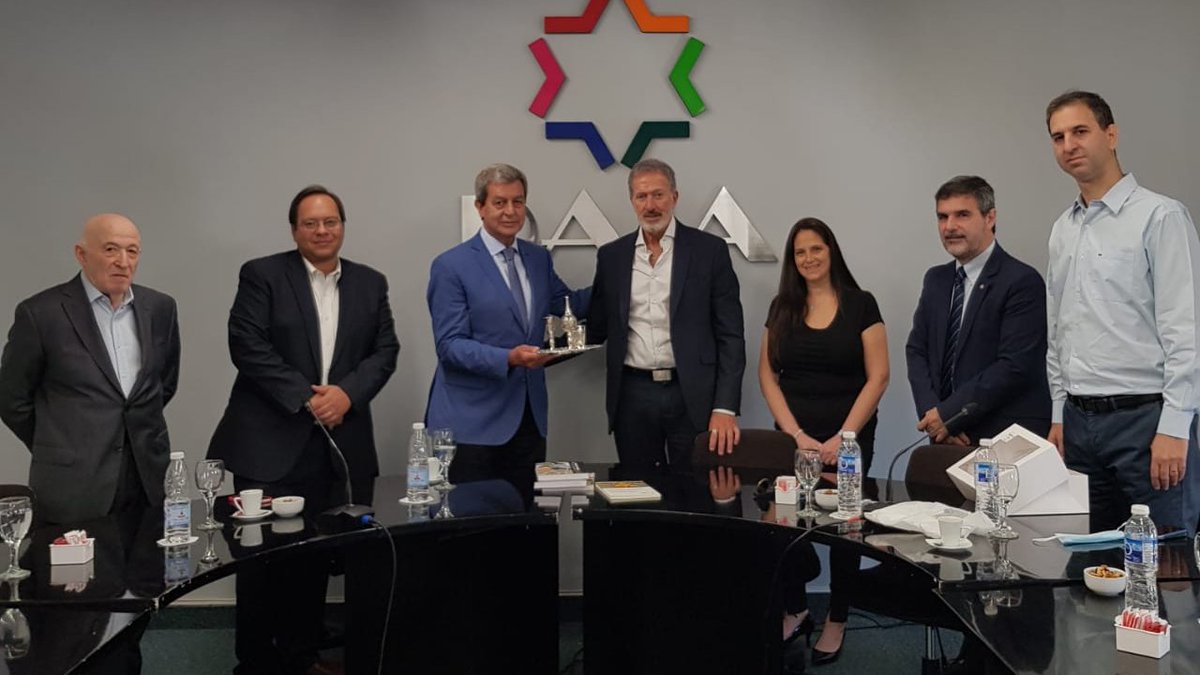 Recibimos hoy al vicegobernador de #SanJuan, <a href="/roberto_gattoni/">Roberto Gattoni</a>. Durante el encuentro se abordaron proyectos sobre diálogo interconfesional, la situación actual del antisemitismo en la Argentina y la misión de la DAIA de luchar contra todos los discursos de odio.