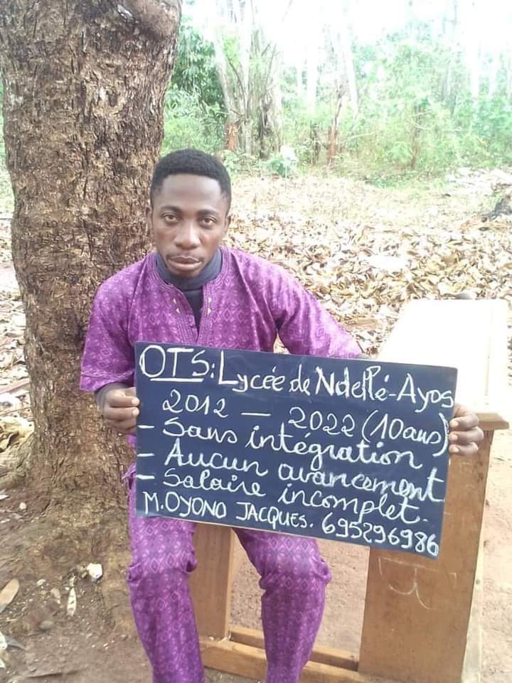 FloreMboussi's tweet photo. Ces enseignants qui ont longtemps souffert en silence...

#OTS
#TCT
#CraieMorte https://t.co/tSzQbEH9iK