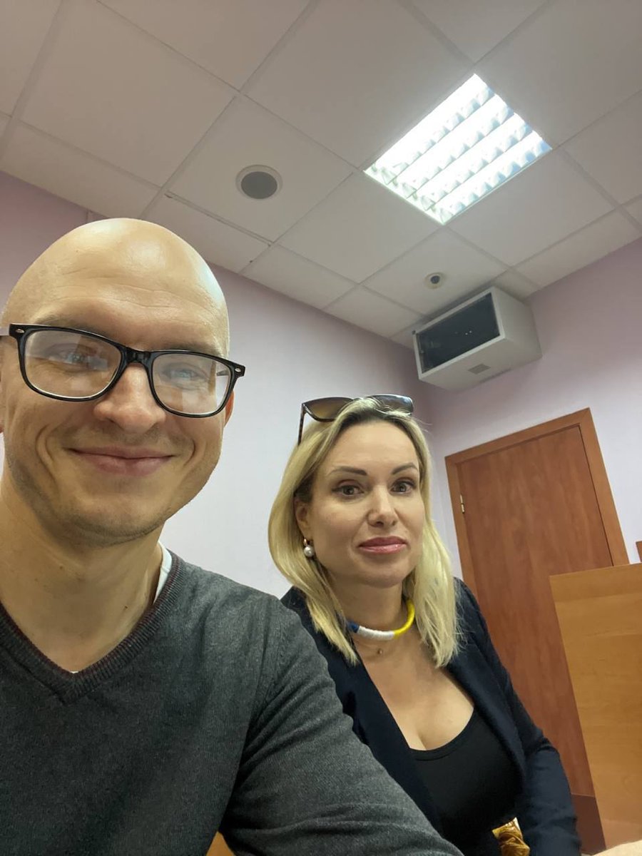 Marina Ovsyannikova is tried in an administrative case 

The trial against Marina Ovsyannikova began at the Ostankinskiy district court.The court considers an administrative offense under the article of organization of an unauthorized public event.

Marina and her lawyer in court