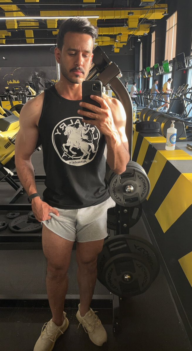 Mans0our's tweet photo. The goal isnโt just to get there , itโs also to have fun along the way .
#postworkoutflex
#fleet https://t.co/FTiKZUtHOR