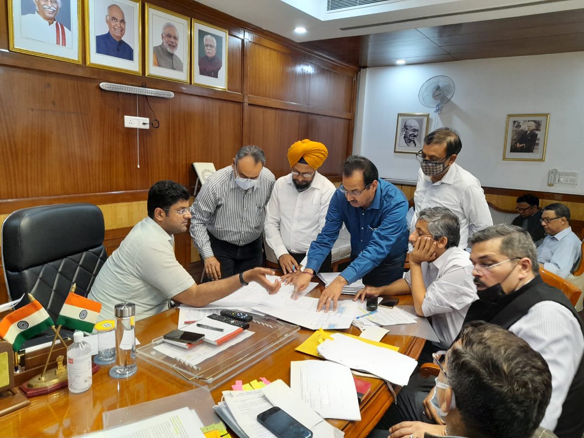 Dchautala's tweet photo. आपसे दिन की शुरुआत,
सदन,ऑफिस आपकी बात,
हर रोज आपसे मुलाकात, 
दिन-रात आपके साथ https://t.co/TmotVGliPT