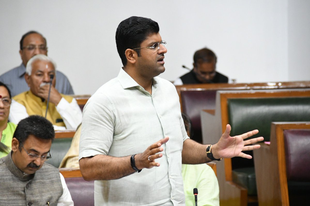Dchautala's tweet photo. आपसे दिन की शुरुआत,
सदन,ऑफिस आपकी बात,
हर रोज आपसे मुलाकात, 
दिन-रात आपके साथ https://t.co/TmotVGliPT