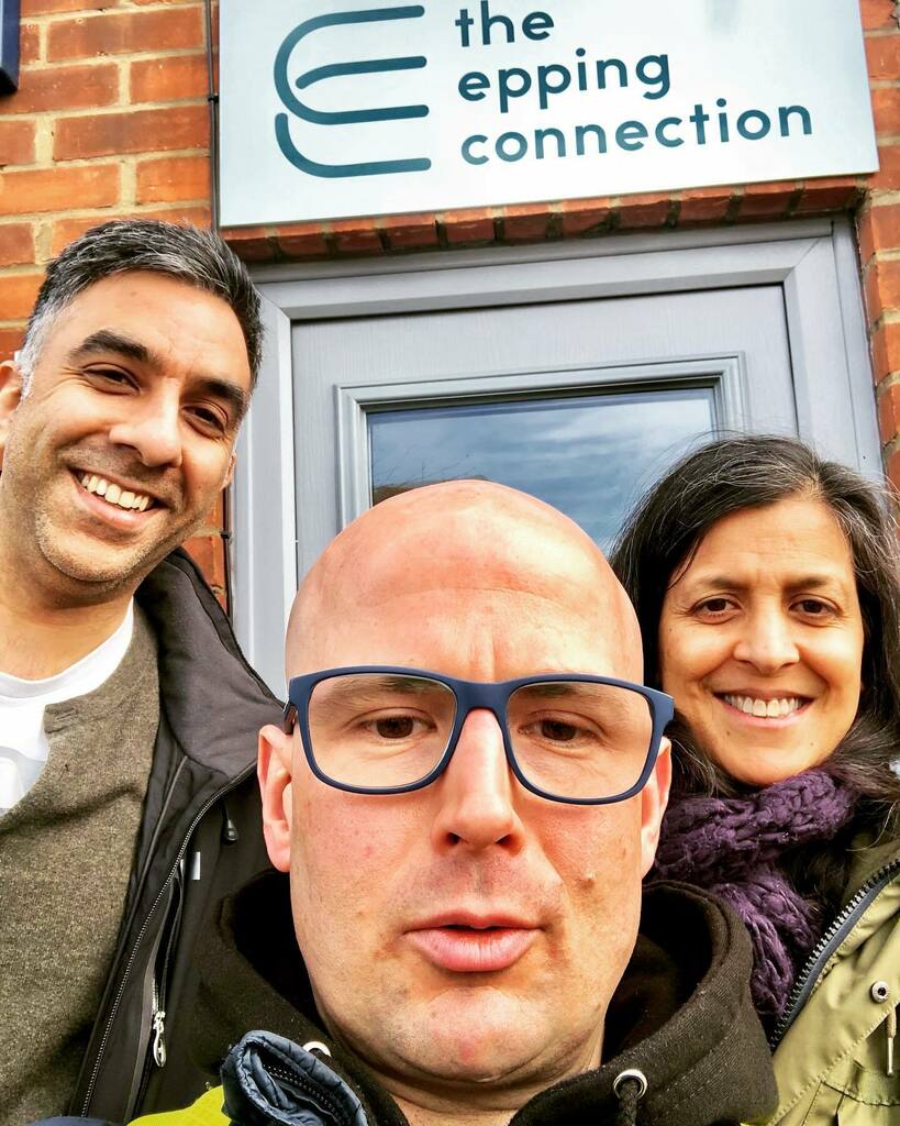 BernieJMitchell's tweet photo. Tajinder and I hung out at the @theeppingconnection coworking space run by @sukhpabial
In the heart of #Epping High Street it is a great example what Iβd call a WFH neighbourhood space.
#bootthecommute https://t.co/2avf80Bay4