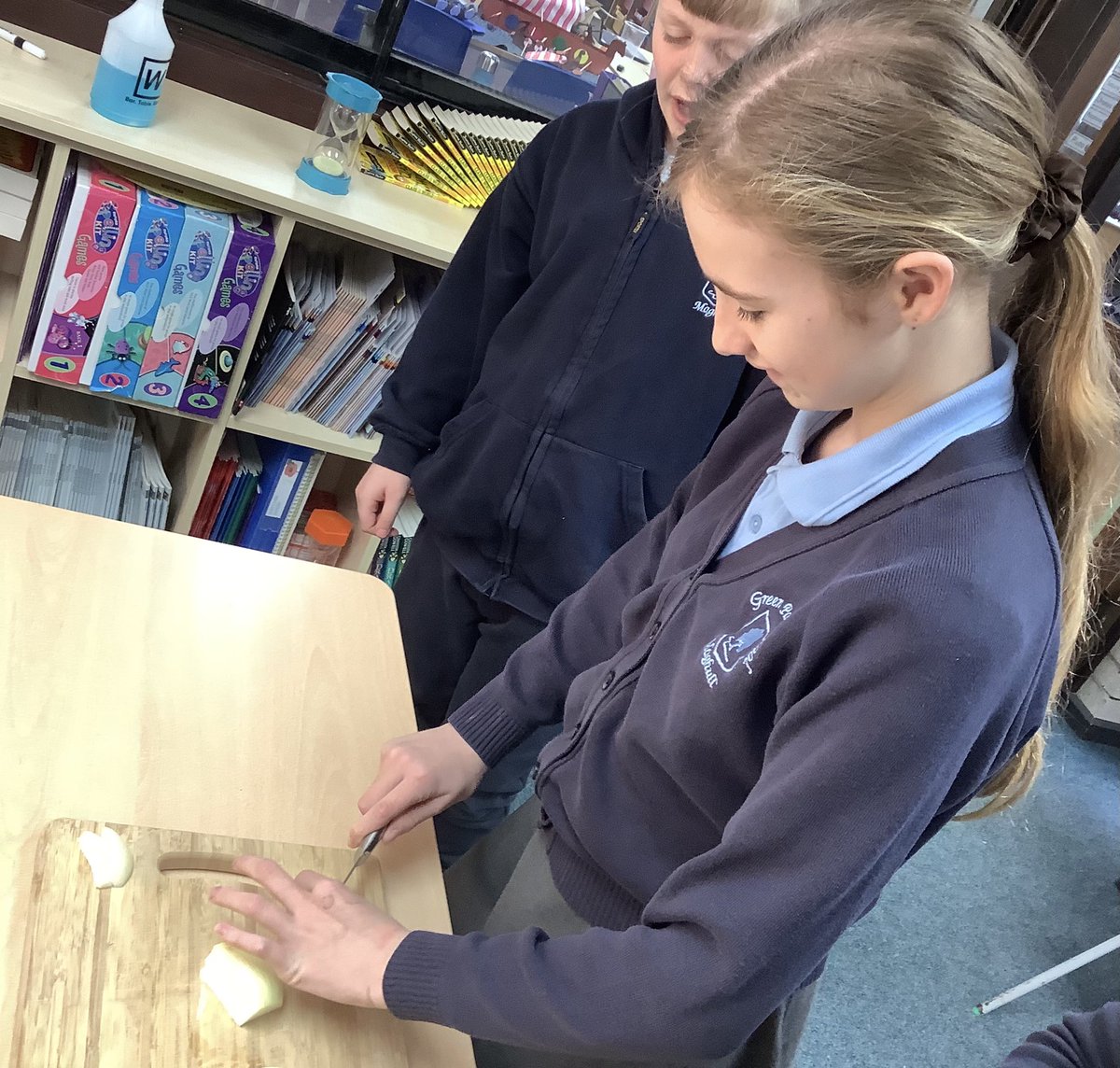 GPSYear6's tweet photo. Making Brazilian salsa! #gpsdt #gpsgeography #gpstopic https://t.co/vO1ArGpqqn