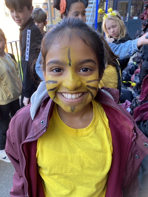 CaterhamPrep's tweet image. Today has been a hive of activity in Prep. Amazing costumes and brilliant smiles for three great causes!  Fine out more: ow.ly/I5sX50IjNF5 #CreateABuzz