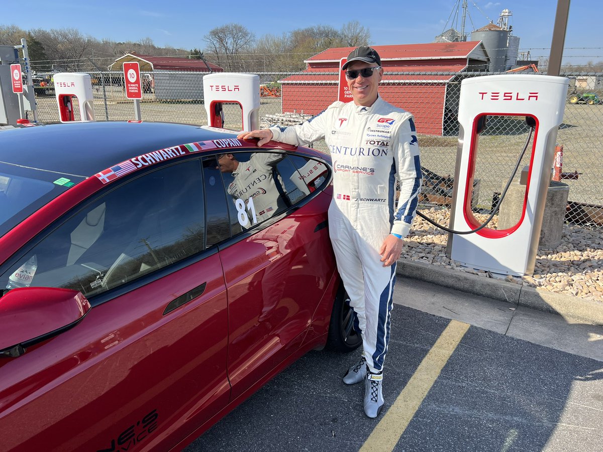 S3XYPLAID's tweet photo. @elonmusk @Tesla @JohanCSchwartz @UnpluggedTesla @RealTeslaNorth @VIRNow we are at VIR Grand Course today with the Carmine’s Import Service Tesla Model S Plaid running showroom 300 Treadwear tires @CARandDRIVER Lighting Lap. https://t.co/SLlLHmloJW