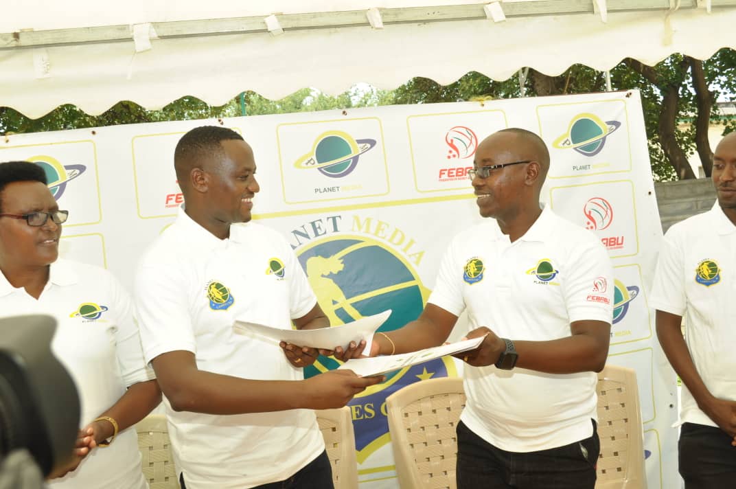 NationalComite's tweet photo. Signature de l’accord de sponsoring entre la Fédération de Basketball du Burundi (FEBABU) et l’imprimerie Planet Media dans l’organisation de « Ladies Cup », un tournoi qui sera livré ce mois de Mars en marge de la célébration de la journée internationale dédiée à la Femme... https://t.co/pm4IqgZUi4