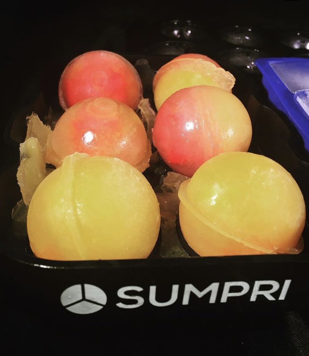 sumpristyle's tweet photo. Check these SUMPRI Sphere
Ice Mold &amp; Big Ice Cube Tray. You will love making
ice and drinks for the whole family. 💦🧊🍻

Heres the link: https://t.co/jJkZ4OJkpY

#sumpri #icecubes #icemold #cube #largecube #largevolume #usa #icelarge #drinks #vodka #Usa #newpost #drinks #cheers https://t.co/u9aQOB6uHx
