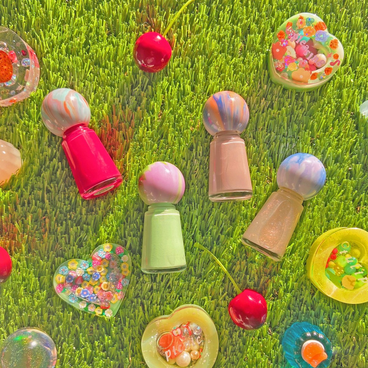 The review and look book for <a href="/pleasing/">Pleasing</a>'s new Shroom Bloom collection is now live.

verygoodlight.com/2022/03/15/ple…