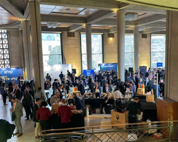 Le Top Afep : super échange avec VINCI, #XavierHuillard 🤩 ; Bravo et merci pour votre soutien aux entrepreneur. es. Hâte d’avancer avec vous et vos équipes 🚀
#onavance #economiecirculaire  #ETI #Stratégie #construction #terres #recyclage #villedurable 
merci <a href="/Afep_/">Afep</a>