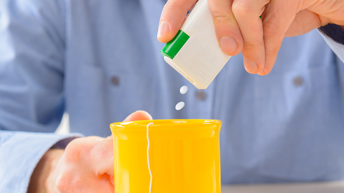 Wat denk jij: zijn #zoetstoffen #kankerverwekkend? Op basis van wetenschappelijk onderzoek geven wij antwoord;  voedingenkankerinfo.nl/is-het-gebruik…