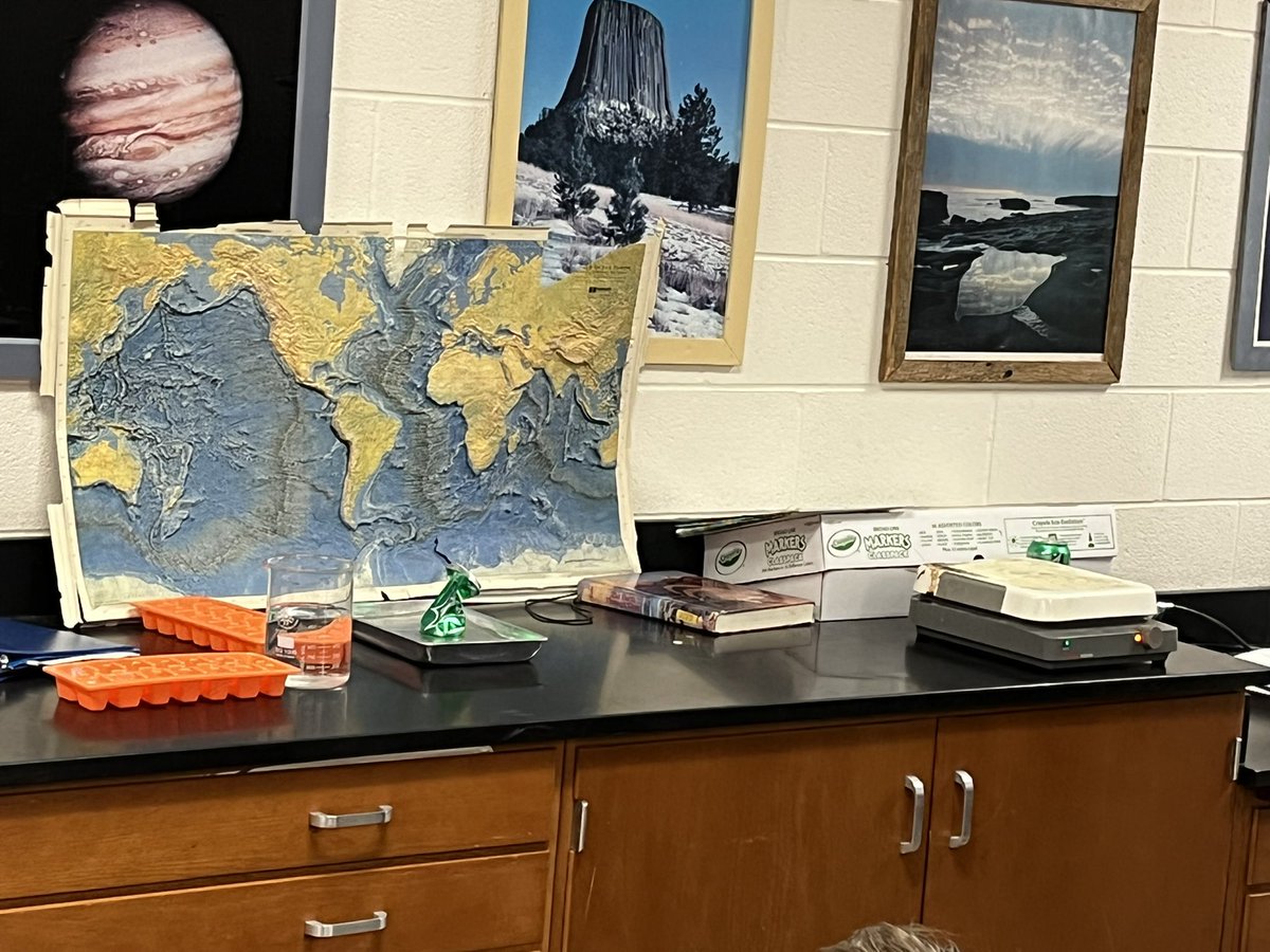 HCJuniorHigh's tweet photo. Points of IMPACT: Mrs. Oshop’s Earth-Space Science classes witnessed a demo on High Pressure over a cold pan of water and Low Pressure inside a heated pop can that CRUSHED the can before their eyes. #IMPACTScience https://t.co/Y0NE2KBnFO
