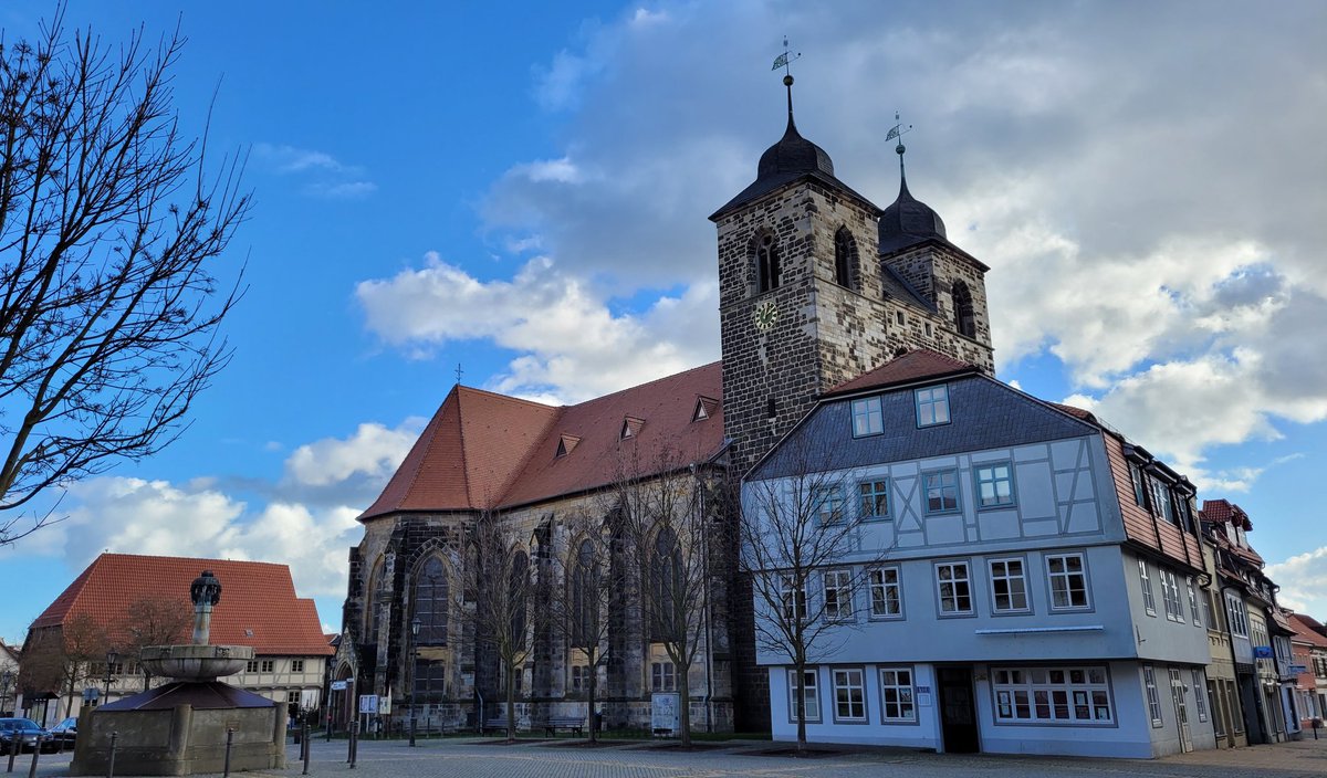 LennartBirth's tweet photo. Natürlich ist die Ansiedlung von @Intel_DE in #Magdeburg mit großen Hoffnungen für die ganze Region verbunden. Meine Heimatstadt #Oschersleben, die auch OB Trümper erwähnte, liegt in Pendelreichweite und hat genug Siedlungsflächen für die zukünftigen Sachsen-Anhalter. Welcome! 👋 https://t.co/qdR3bSy5s6