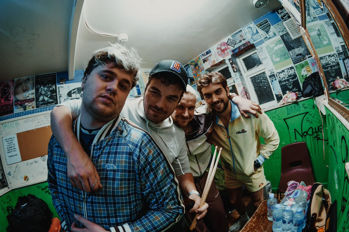 The Terrible Town Tour is done. We’re still trying to wrap our heads around it all. Thanks for coming and spending some quality time with your friendly neighbourhood Airways. 

📸 @harrists1