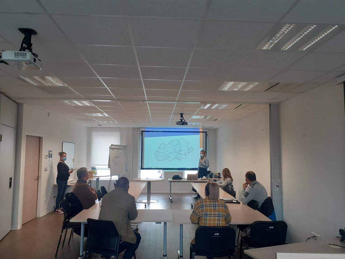 Melanie Majka (@melaniemajka) on Twitter photo 30 demandeurs ont participé à la conférence "financer mon entreprise" dispensée par <a href="/InitiativeFR/">Initiative France</a> au sein de l'agence de #LensGare! Ce fût l'occasion de présenter les dispositifs du territoire et l'offre de service #poleemploi! <a href="/VLecreux/">Virginie Lecreux</a> <a href="/DubMaxi/">MaximilienneDUBRUQUE</a> <a href="/NeveuCorinne/">Corinne NEVEU</a> <a href="/Remyjourdain/">Rémy JOURDAIN</a> 30 demandeurs ont participé à la conférence "financer mon entreprise" dispensée par <a href="/InitiativeFR/">Initiative France</a> au sein de l'agence de #LensGare! Ce fût l'occasion de présenter les dispositifs du territoire et l'offre de service #poleemploi! <a href="/VLecreux/">Virginie Lecreux</a> <a href="/DubMaxi/">MaximilienneDUBRUQUE</a> <a href="/NeveuCorinne/">Corinne NEVEU</a> <a href="/Remyjourdain/">Rémy JOURDAIN</a>