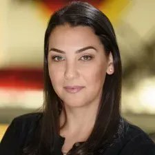 Zynga's Nicole Hartvig David: 'To attract more women in gaming, we need to ensure that they are equally represented as the face of the industry' — pocketgamer.biz/interview/7837…   • #gamedev #mobiledev #mobilegames #womeingames @zynga