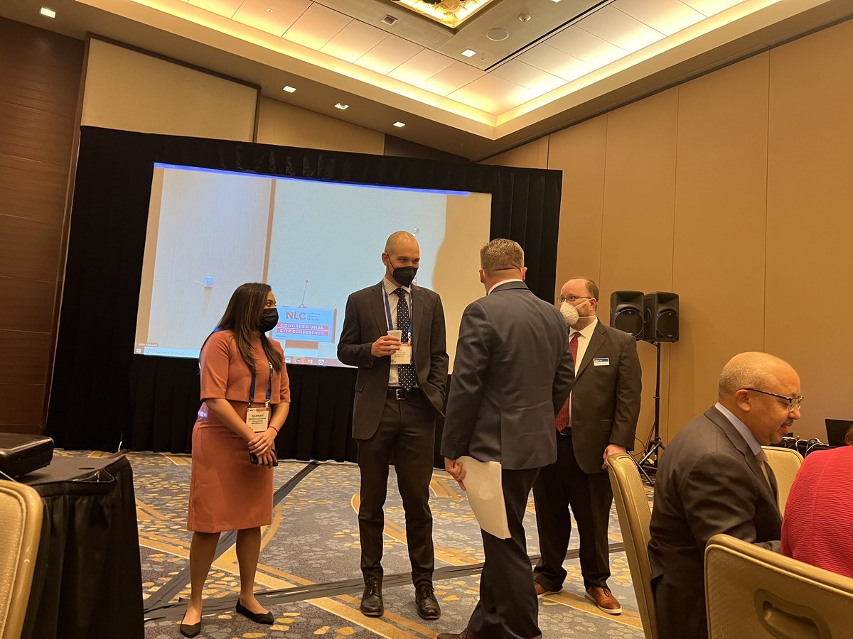IrmaDiggs's tweet photo. I am geeking out RN! @USTreasury #ARPA Coronavirus State and Local Fiscal Recovery Fund team here with Treasury’s Chief Recovery Officer Jacob Leibenluft to kick off ARPA’s Implementation Peer to Peer Learning Session! #MasterClass #MasterWorkshop #CitiesofAllSizes https://t.co/26Er3YB7eq