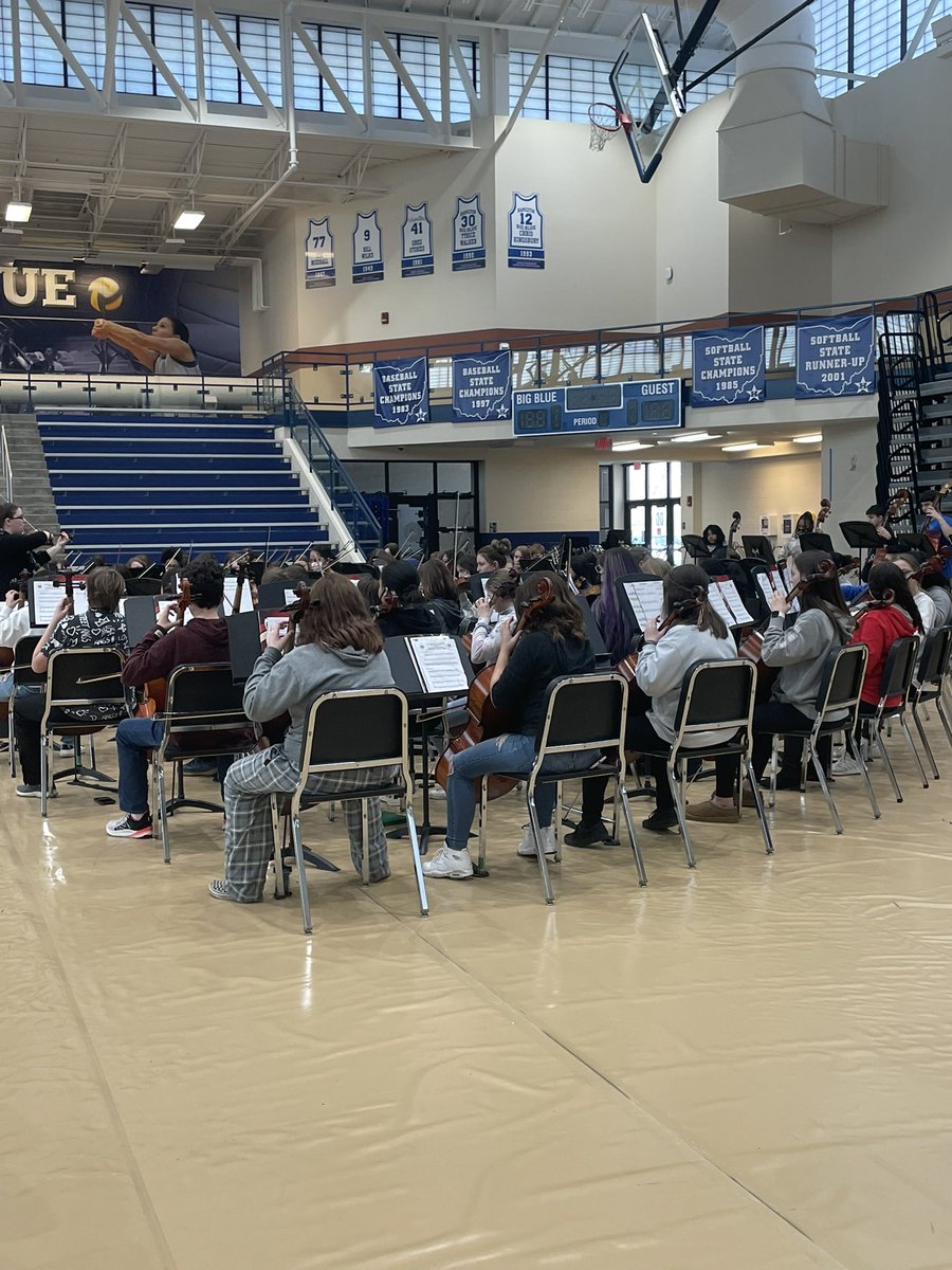 Excited to be getting ready for City Wide, side by side with our friends from Garfield! 
<a href="/Hamilton_WMS/">Wilson Middle School</a> <a href="/Hamilton_CSD/">Hamilton City School District</a> <a href="/MrMarkManley/">Mr. Mark Manley</a> @WMPrincipalHCSD