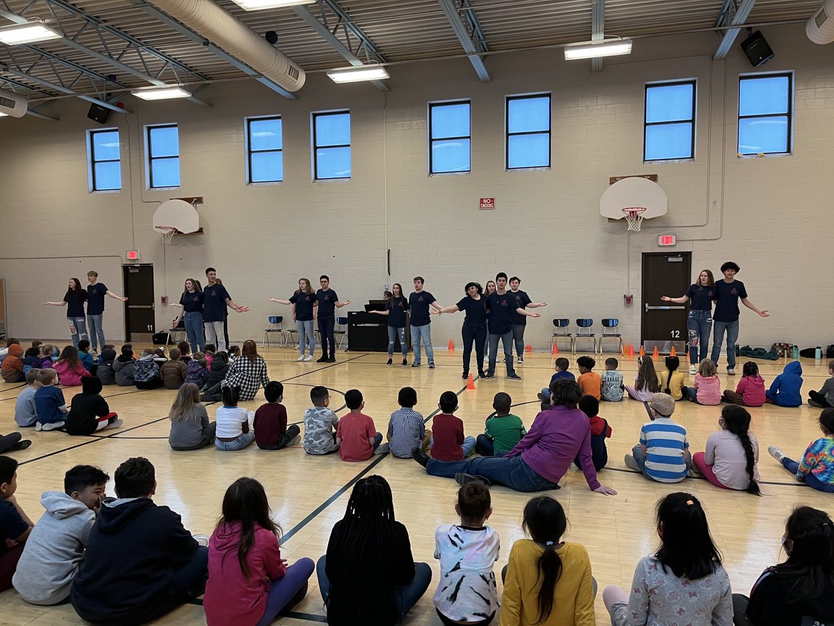 newsHgts's tweet photo. The Holland High School Vocal Dimensions performed this morning for our kids!   They were Amazing and our kids were an Awesome audience.  So proud of our kids and the respect they demonstrated at the performance.   #proudprincipal #greatkids #powerexpectations https://t.co/oWQuEXjBF8